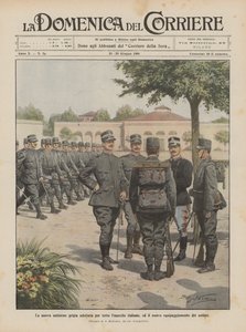 Uusi harmaa univormu koko Italian armeijalle ja sotilaiden uudet varusteet